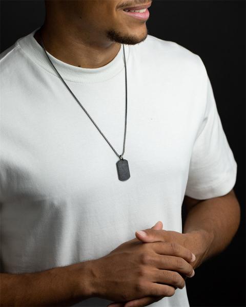 2 mm dunkel plattierte Fuchsschwanz-Halskette mit Anhänger aus geschmiedetem Karbon - Bellum Black